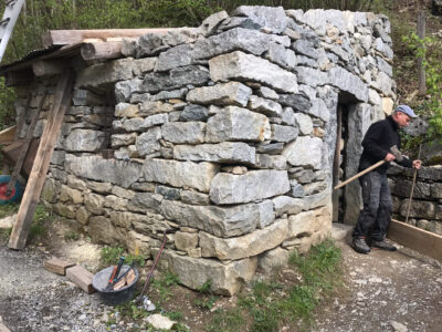 Sanierung der Schmiede von Bodio im Freilichtmuseum Ballenberg.